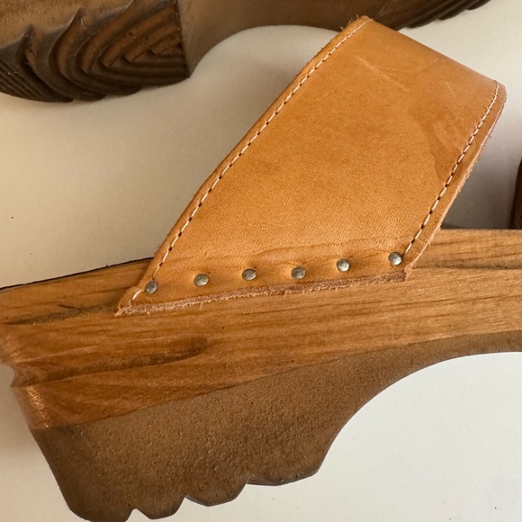 Clogs - Picture 5 of 5